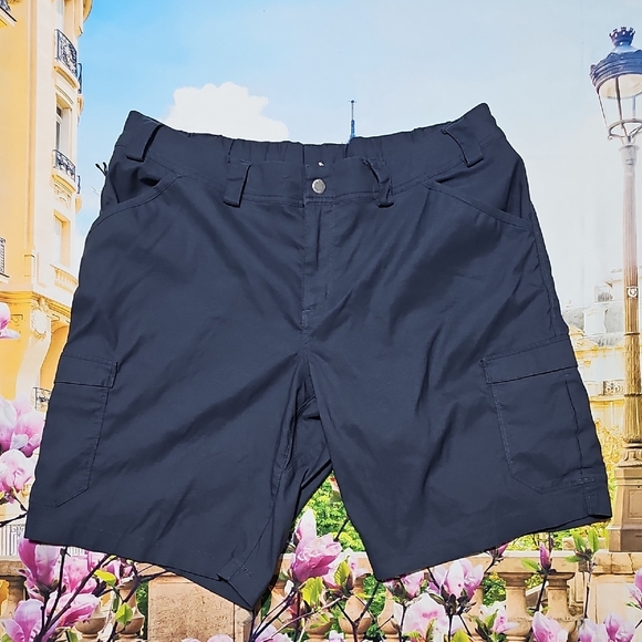 Duluth Trading Co Women's Gray Cargo Shorts Size 18 - Picture 1 of 3